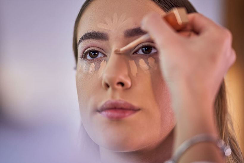 Belirgin Yüz Hatlarının Sırrı: Kontür Makyajı Modeli