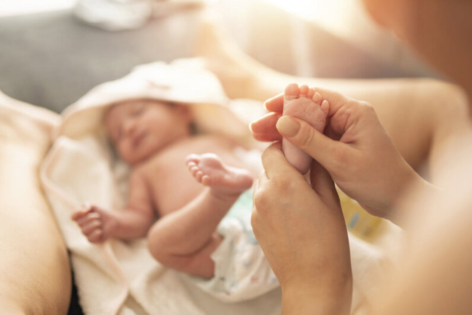 Yenidoğan Bebeklerde Cilt Bakımı Nasıl Olmalı