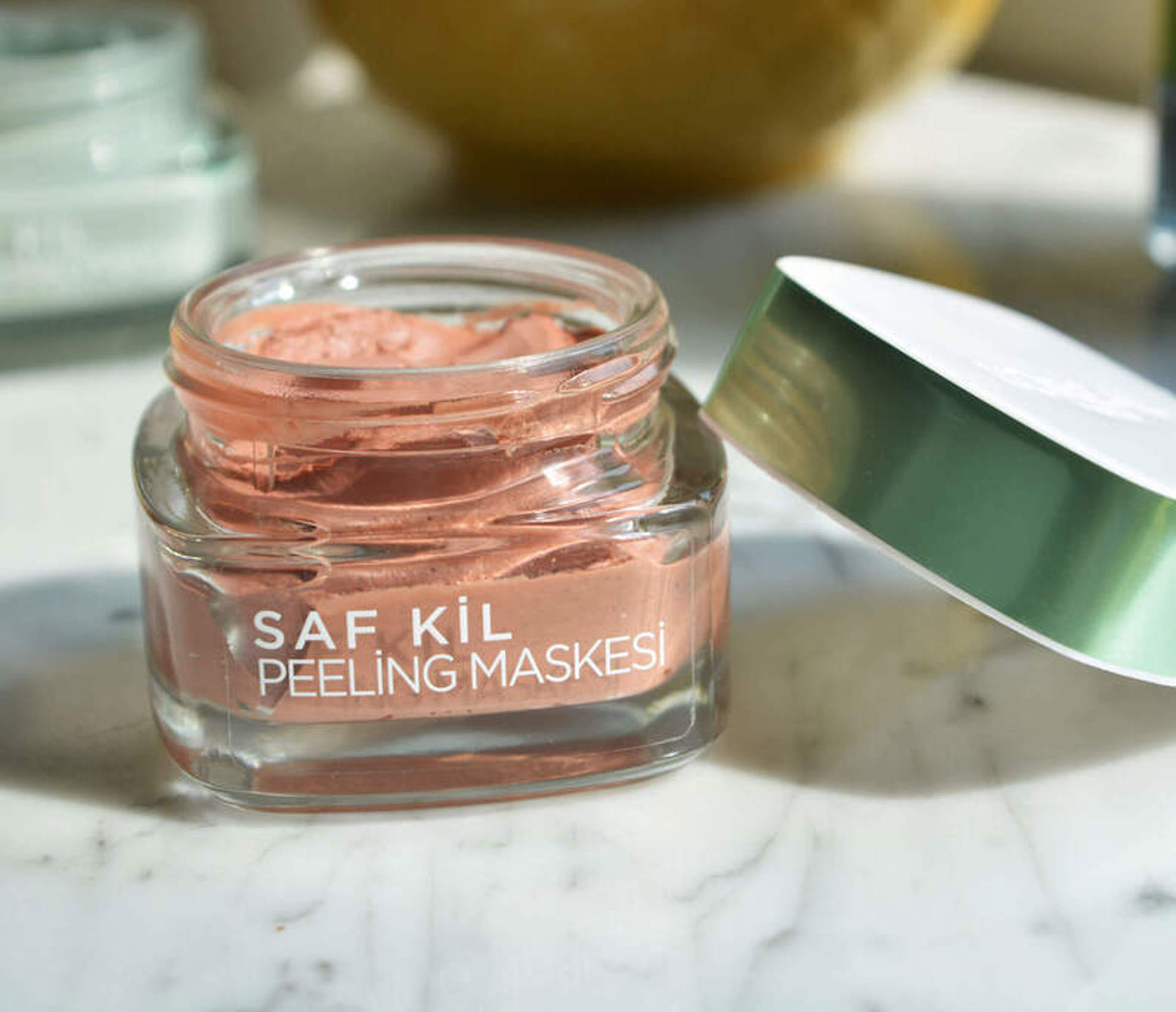 3.L’Oréal Paris Saf Kil Peeling Maskesi: