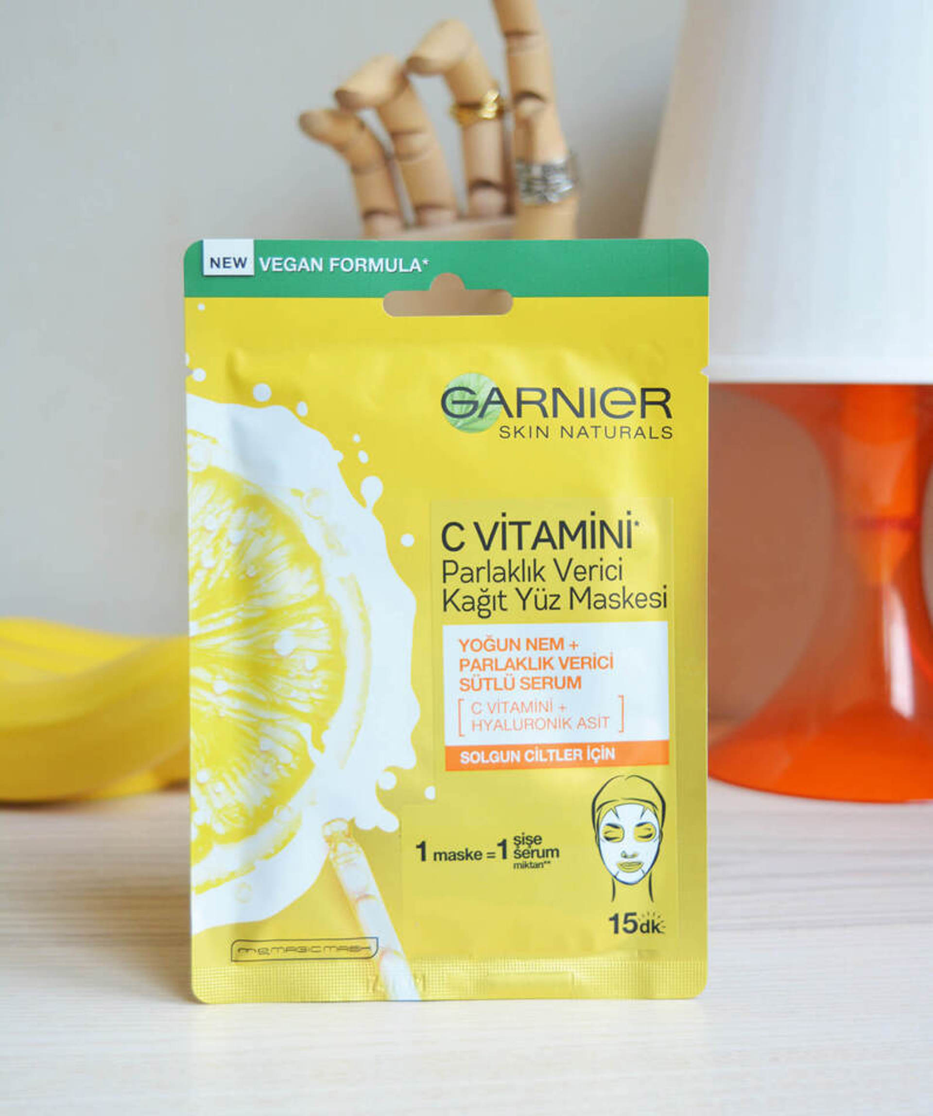 Garnier C Vitamini Parlaklık Verici Kağıt Yüz Maskesi ile Işılda!